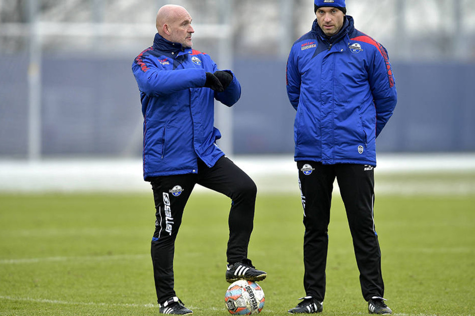 Daniel Scherning (re.) arbeitet seit einer Woche als Co-Trainer an der Seite von Stefan Emmerling.