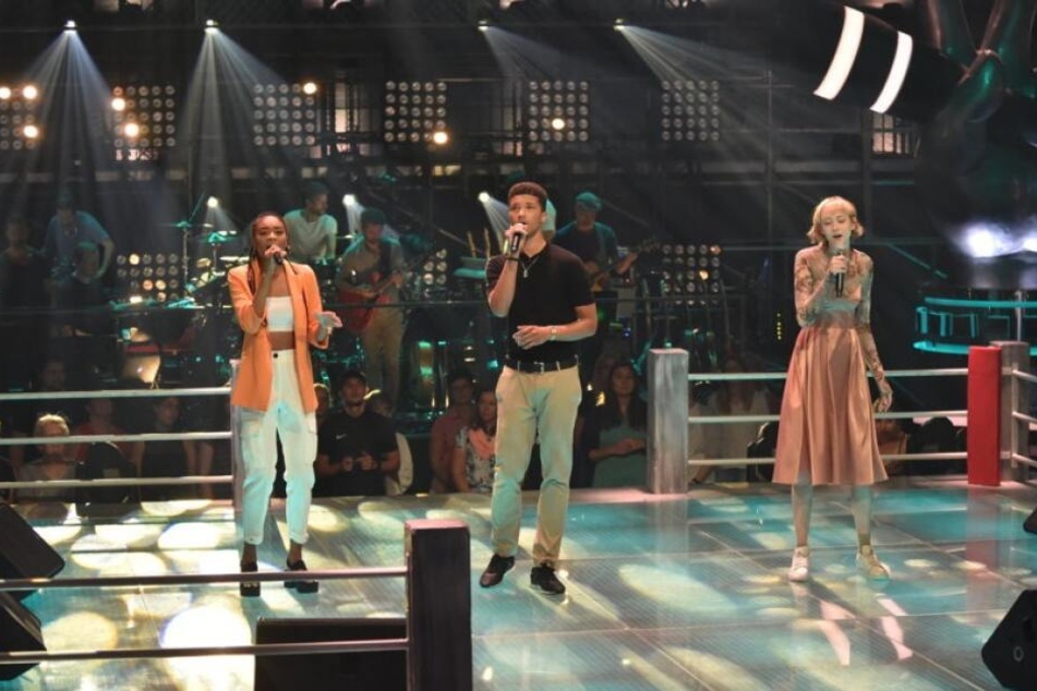 Barbara, Frederic und Sally sangen "No Air" von Jordin Sparks und Chris Brown.