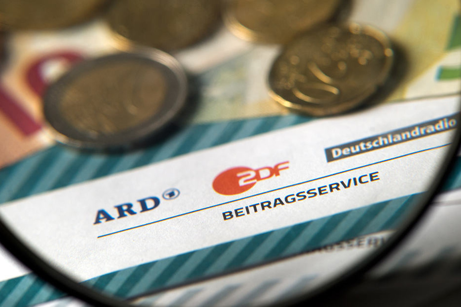 Der Student, der angeblich der "Reichsbürger"-Bewegung angehört, ließ sich die Dienstausweise der Beamten zeigen, erkannte diese jedoch nicht an. (Symbolbild)