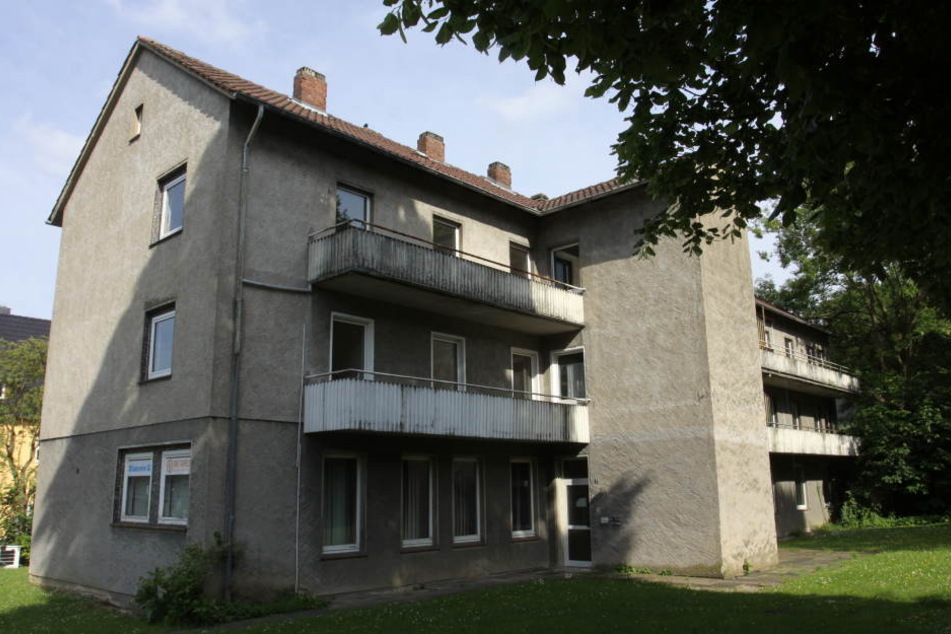 In diesem städtischen Gebäude an der Fröbelstraße wohnen schon viele Flüchtlinge. Der Platz reicht aber nicht aus.