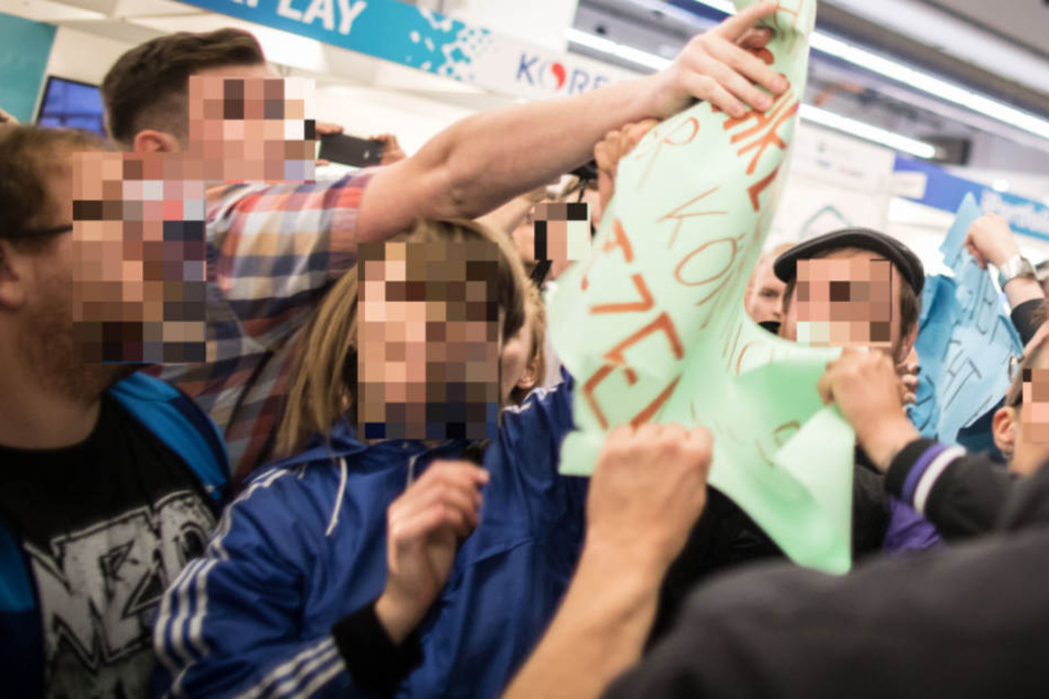 Die Frankfurter Buchmesse wurde am Wochenende mehrmals durch Krawalle gestört.