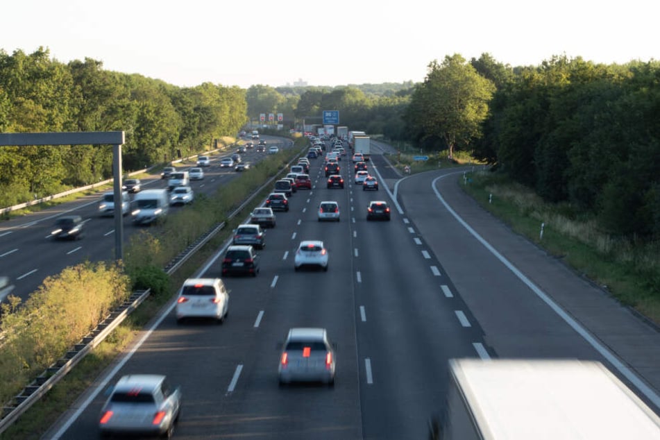 Die Sperrung am Autobahnkreuz Köln-Ost wurde aufgehoben. (Symbolbild)