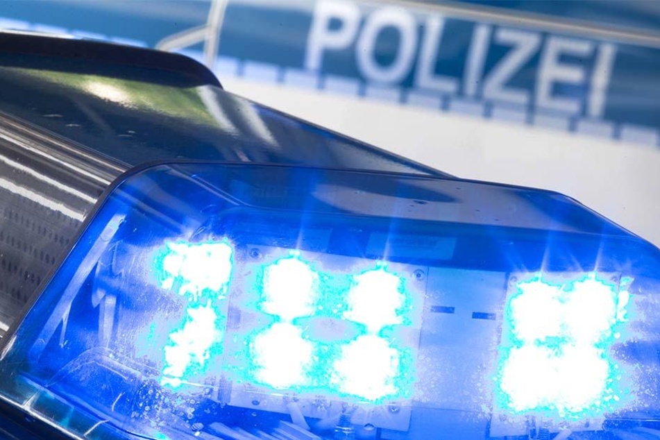 Erst als die Polizei eintraf, beruhigte sich die Situation in der Asyl-Unterkunft endgültig (Symbolbild).