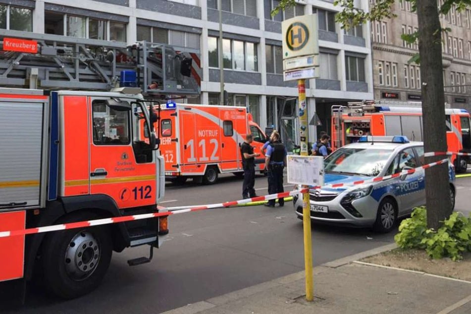 Die Feuerwehr rückte auf der Prinzenstraße mit einem Großaufgebot an.