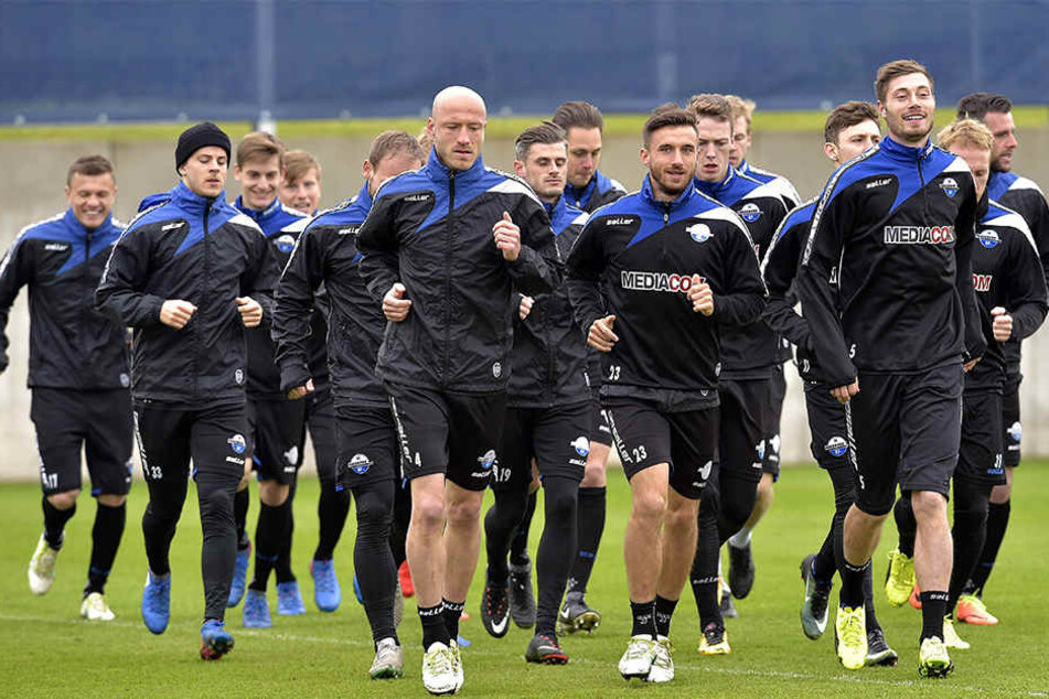 Mitte April sah der Kader des SC Paderborn noch etwas anders aus. Die Neuzugänge könnt Ihr am Montag bewundern.