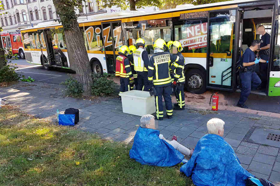 Auch im Bus wurden Menschen zum Teil schwer verletzt.