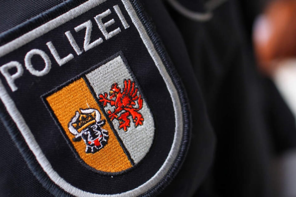 Wie konnte der Stiefvater den Polizisten bei einer Vernehmung im Polizeipräsidium entkommen?