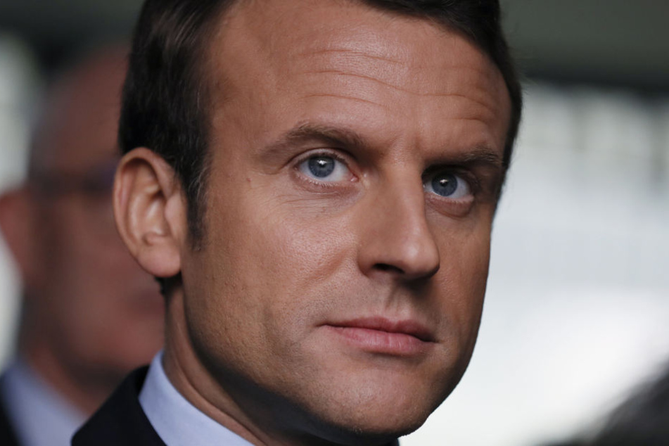 Emmanuel Macron gilt als Favorit. Doch nun zirkuliert ein Misch-Masch aus privaten Dokumenten und Falschmeldungen durch Netz.