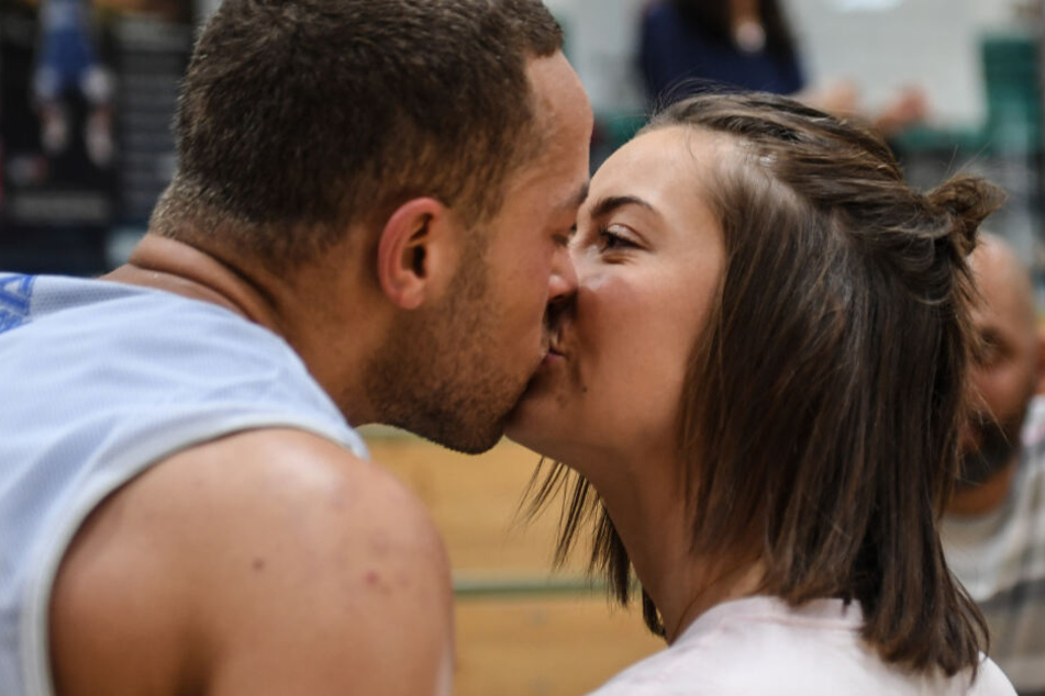 Andrej Mangold mit seiner Freundin Jenny.