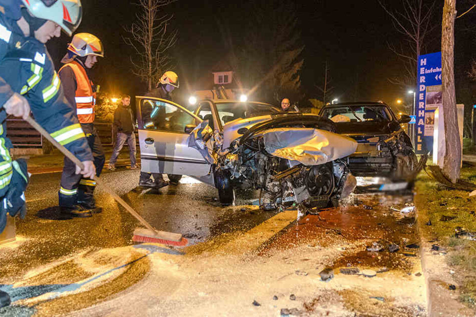 Bis 23 Uhr dauerten die Aufräumarbeiten der Pirnaer Kameraden.
