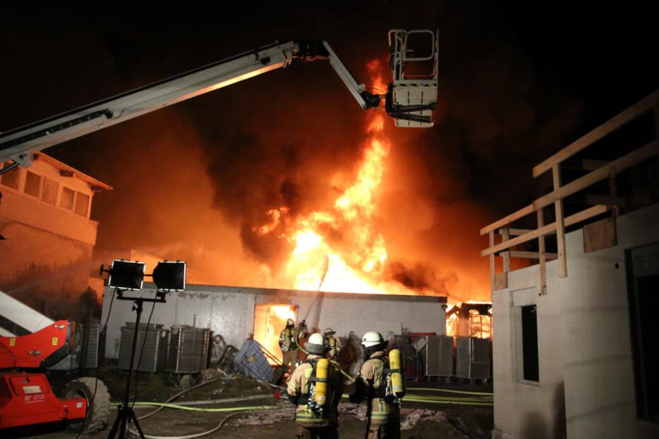 Rund 80 Brandbekämpfer waren im Einsatz.