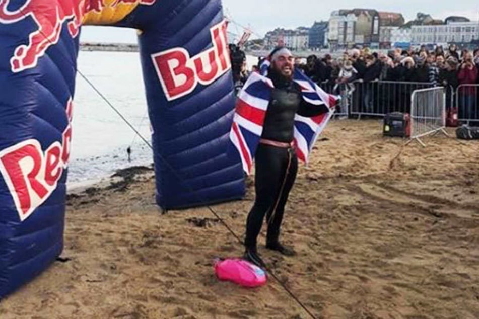 Was für eine Leistung! Ross Edgley (33) ist komplett um die britische Insel herumgeschwommen.