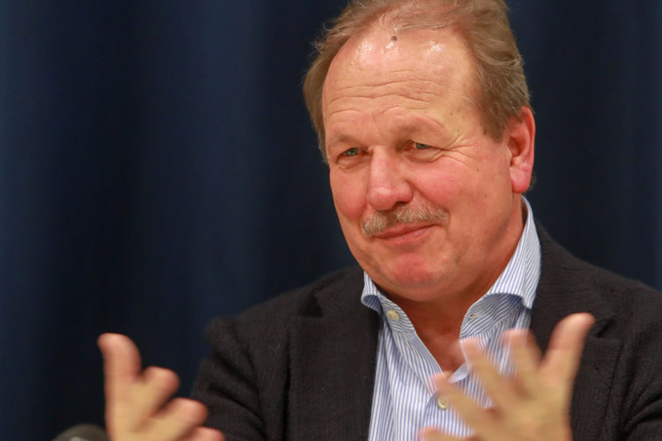 Verdi-Chef Frank Bsirske kam extra wegen der Warnstreiks nach Bielefeld.