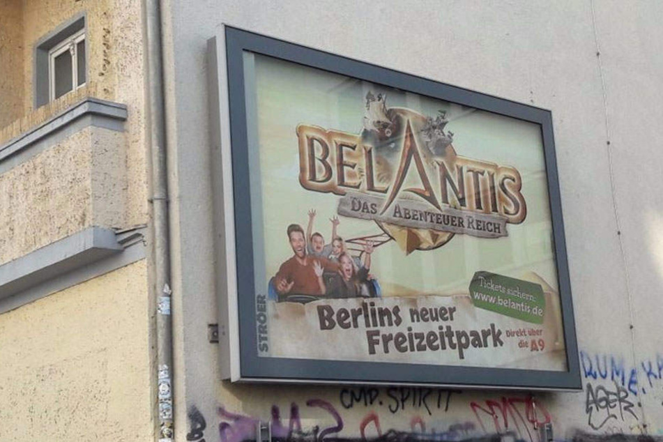 So hängen die Werbeplakate derzeit in Berlin.