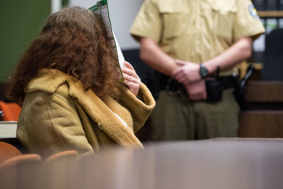 Pädagogin Gabriele P. (32) steht seit Montag in München vor Gericht, weil sie beim Sex ihren Freund mit einer Handkreissäge umgebracht haben soll.