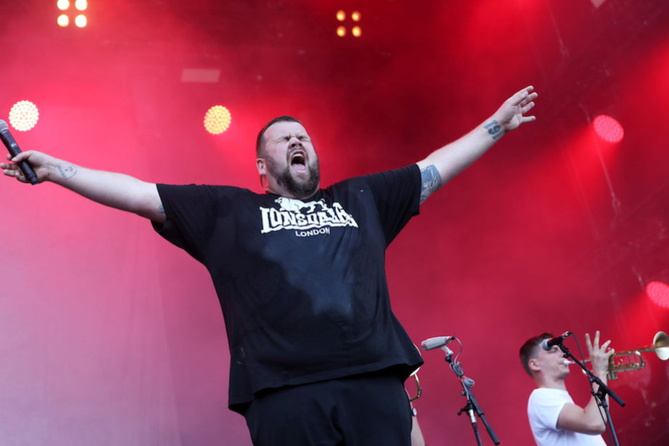 "Feine Sahne Fischfilet" haben immer wieder mit Anfeindungen von Rechts zu tun.