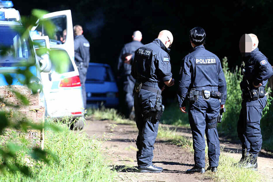 Mit einem Großaufgebot sucht die Polizei nach einer vermissten 50-Jährigen in Taucha bei Leipzig. (Symbolbild)