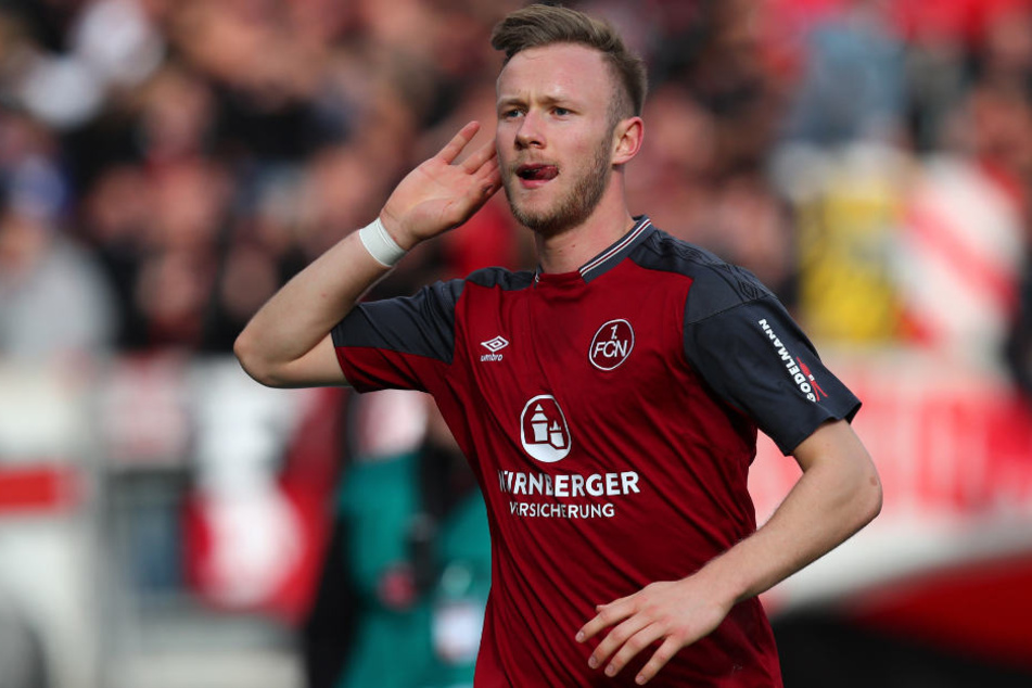 Würde im Fall eines Wechsels von der 2. in die 1. Liga aufsteigen: Cedric Teuchert.