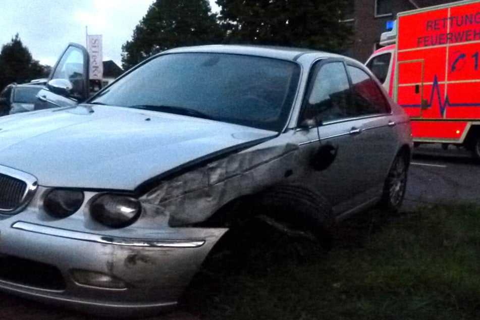 Das Auto der 24-Jährigen musste abgeschleppt werden.