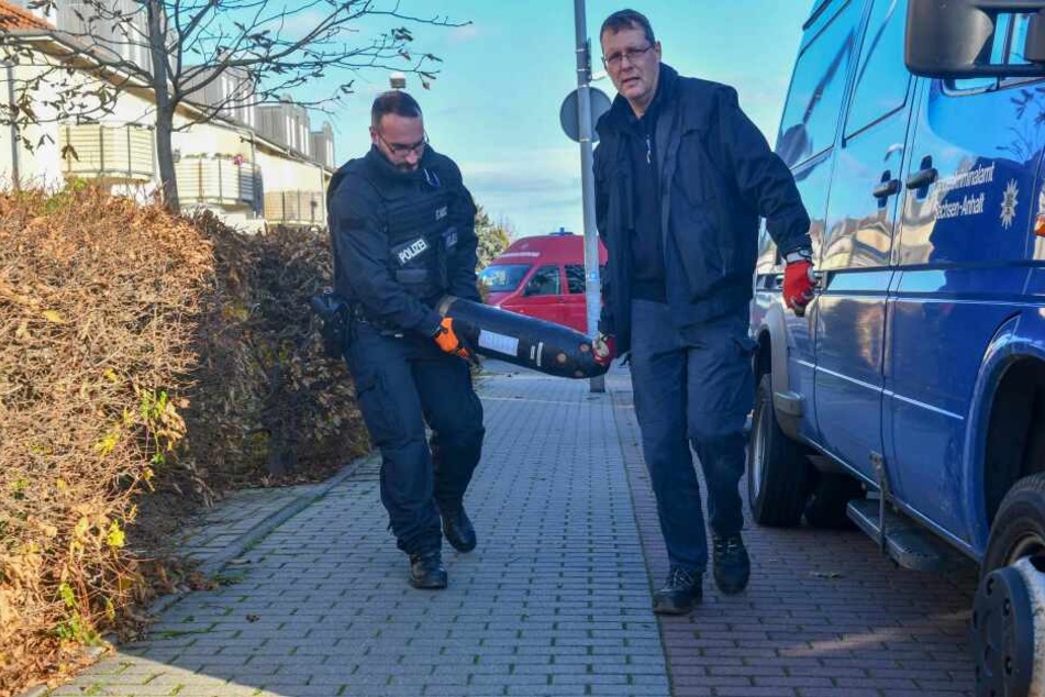 Die Polizei hat in einer Wohnung in Magdeburg eine große Anzahl an Munition und Waffenteilen gefunden.