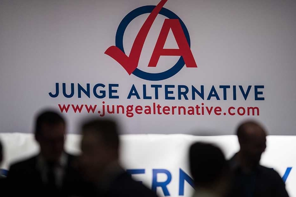 Die Junge Alternative hat zunehmend Probleme mit rechtsradikalen Tendenzen.
