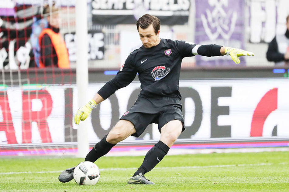 Die Defensive um Martin Männel ließ in Berlin kaum etwas zu. Aue kassierte unter dem neuen Coach kaum Gegentore.