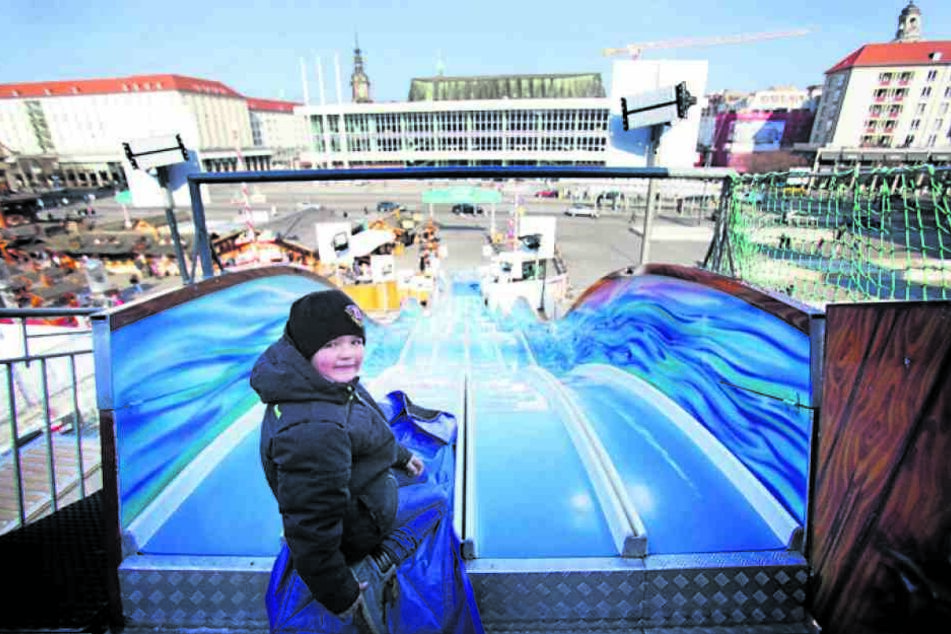 Die Rutsche soll ab nächstem Jahr nicht mehr Teil des Winterevents sein, fordert die Stadtverwaltung.