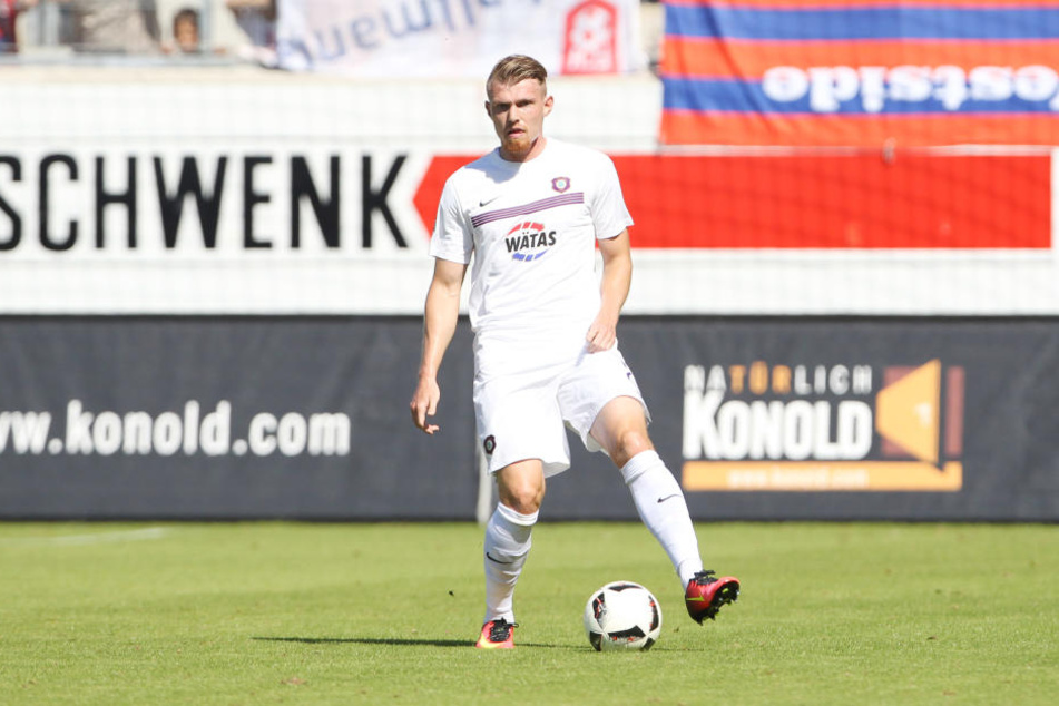 Abwehr-Ass Steve Breitkreuz ist erst seit Sommer 2015 in Aue und soll laut Vertrag bis 2017 bleiben.