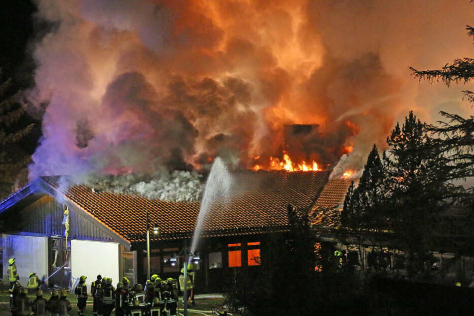 Insgesamt waren 13 Feuerwehren in Berchtesgaden im Einsatz, davon zwei aus Österreich.