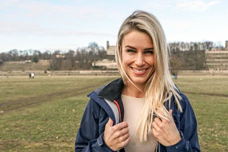 Mit diesem Bild meldete sich Adrienne nach zehn Tagen Social-Media-Pause zurück.