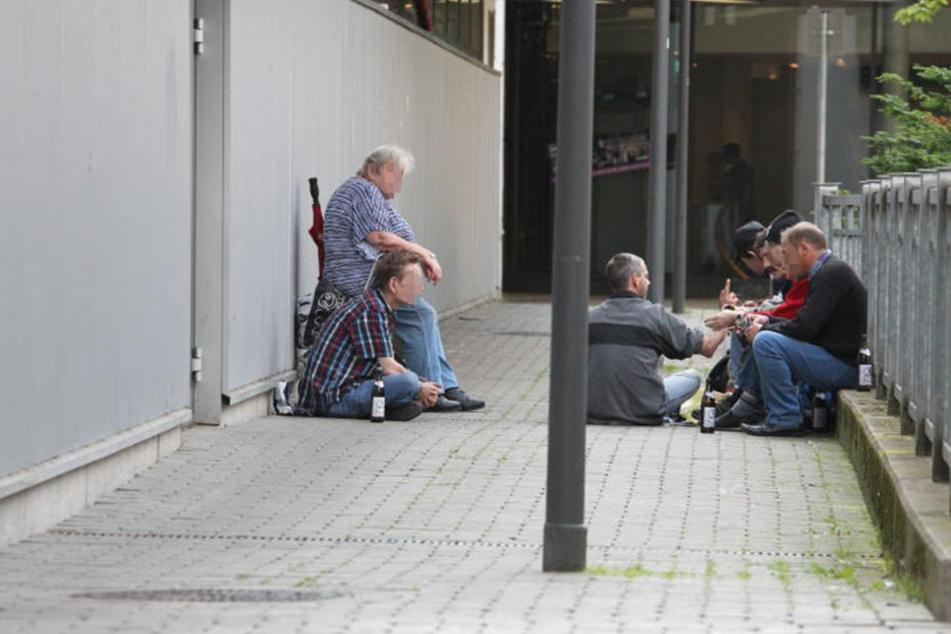 Neun Monate lang wird die Trinker-Szene aus der Herforder Innenstadt verbannt.