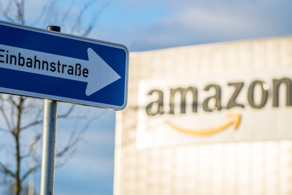 Das Bundeskartellamt überprüft Amazon (Symbolbild)