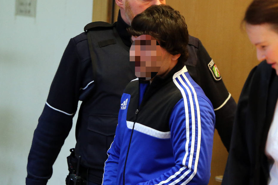 Bei einer Schlägerei zückte der Angreifer ein Messer und verletzte einen 21-jährigen Gütersloher.