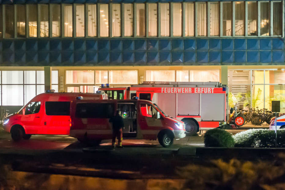 Die Feuerwehr konnte den Brand schnell löschen. Eine Person soll verletzt worden sein.