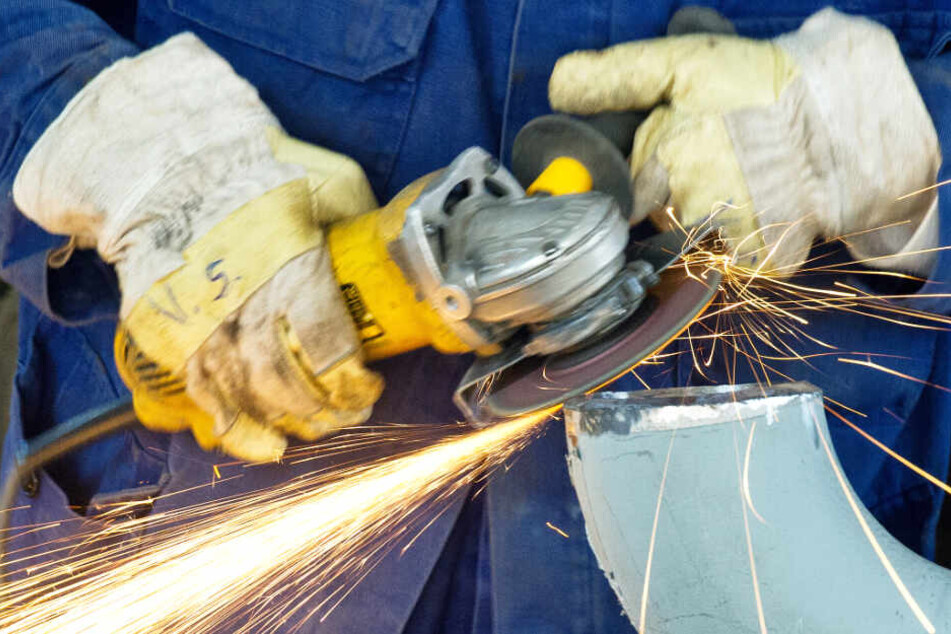 Die bayerische Metall- und Elektroindustrie beschäftigt derzeit noch rund 870.000 Menschen. (Symbolbild)