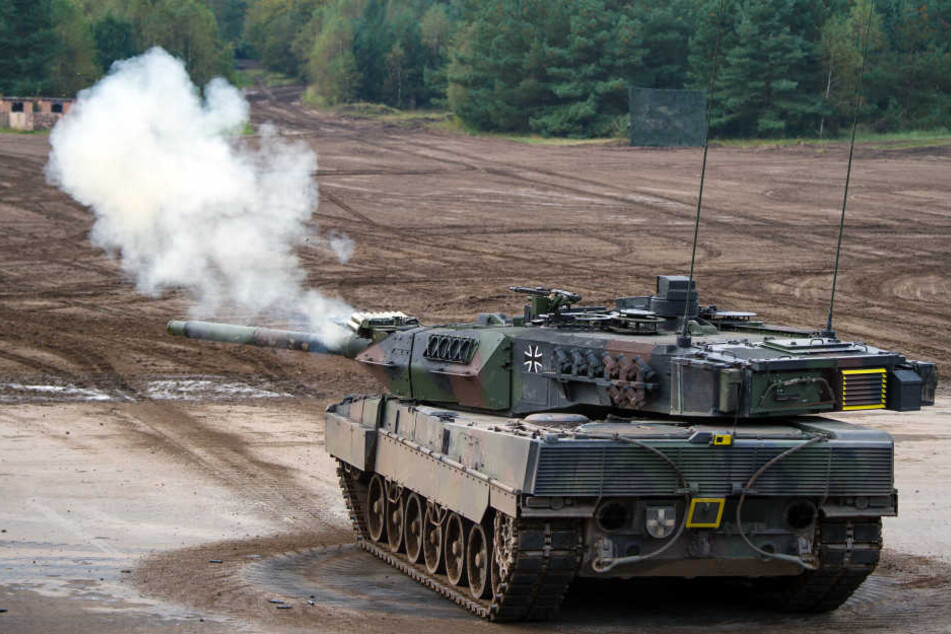 Der Mann verkaufte die beiden Panzer für 30.000 Euro weiter. (Symbolfoto)