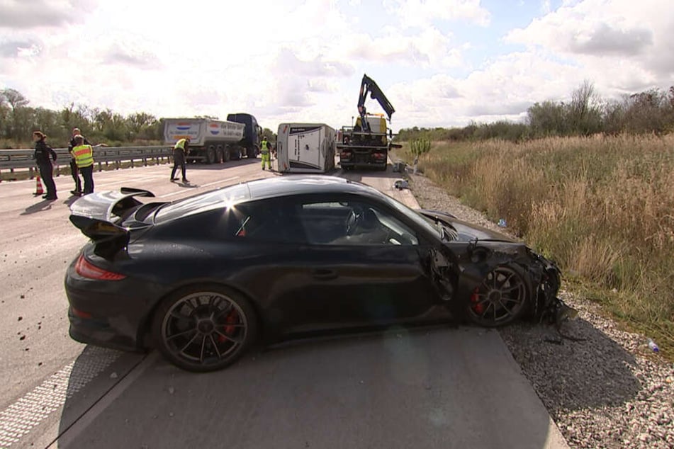 Auch dieser Porsche GT3 war in den Unfall auf der A9 bei Bitterfeld-Wolfen verwickelt.
