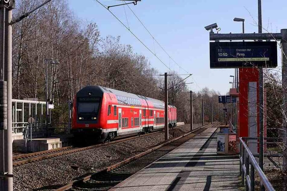 Der S-Bahn-Verkehr ist in Richtung Flughafen unterbrochen.