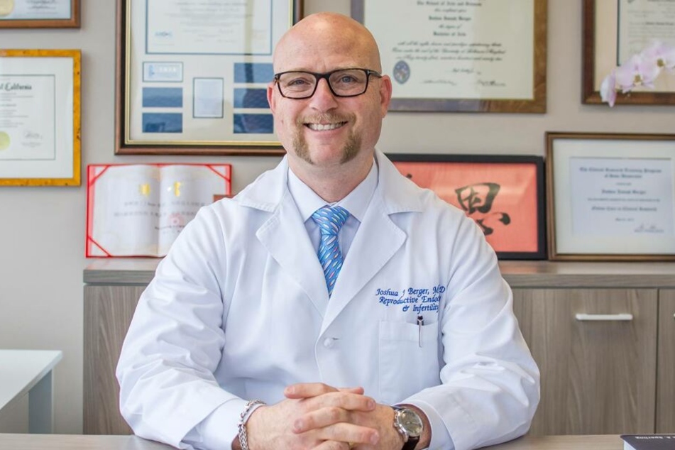 Dr. Joshua Berger ist der Inhaber der Kinderwunschklinik.