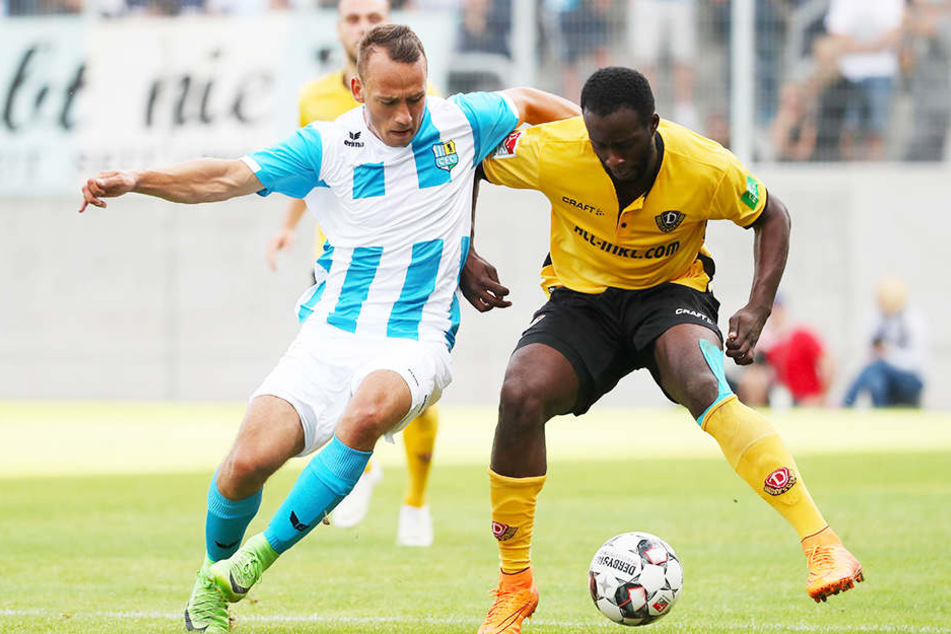 Timo Mauer (l.), hier im Vorbereitungsspiel gegen Dresdens Erich Berko, kam in der Hinrunde auf elf Einsätze. In der Startelf stand er zwei Mal.