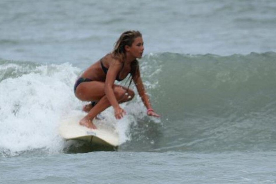 Hanna ist selbst passionierte Surferin und Schwimmerin.