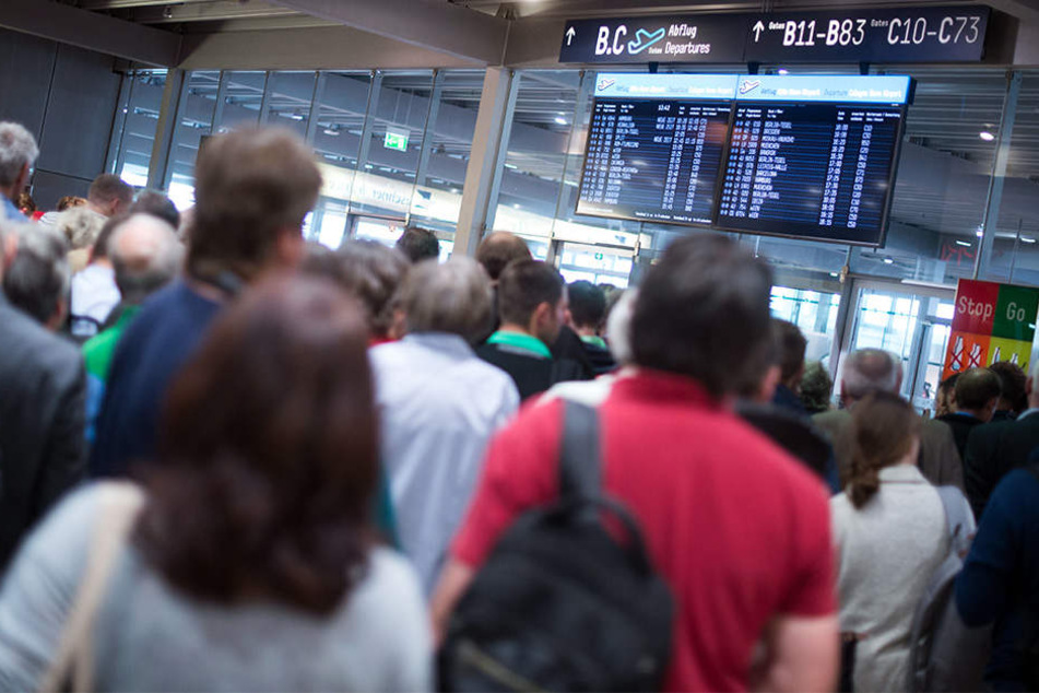 Es war eine Geduldsprobe für viele Urlauber! Mit 33 Stunden Verspätung ging es endlich nach Mallorca. (Symbolbild)