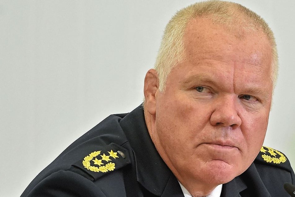 Dresdens Polizeipräsident Horst Kretzschmar (58).