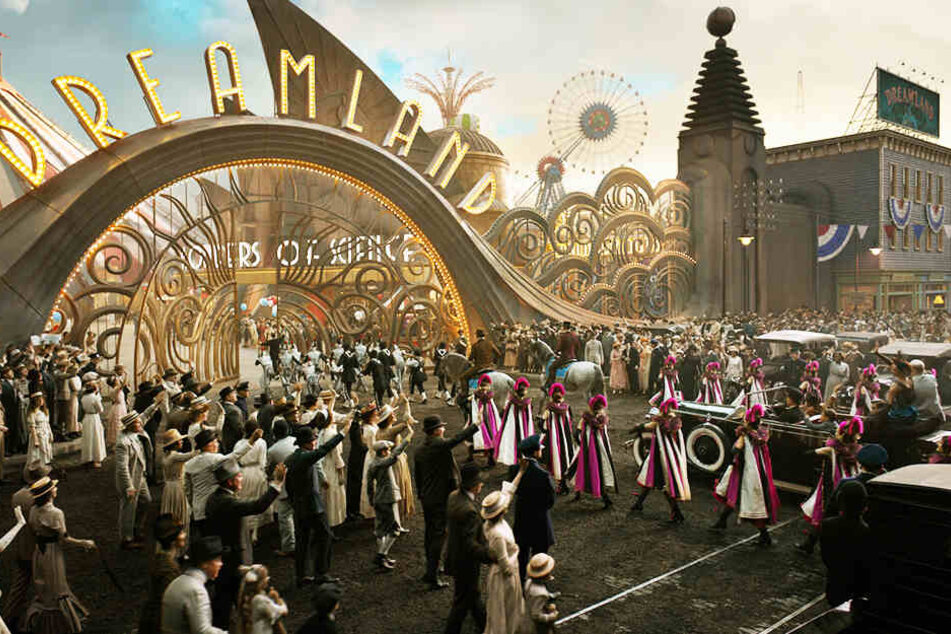 V. A. Vandevere (Michael Keaton) entführt Dumbo und die Zuschauer ins "Dreamland".
