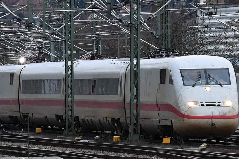 Bahnfahrer in Thüringen müssen sich am Sonnabend auf einige Behinderungen einstellen.