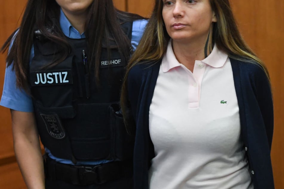 Ewa Malandy, bekannt als Rapperin Schwesta Ewa, ist unter anderem wegen Körperverletzung und Menschenhandels angeklagt.