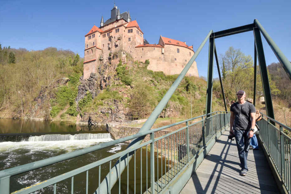 Trotzte Feinden - und jetzt dem Klimawandel: Die Burg Kriebstein an der
Zschopau.