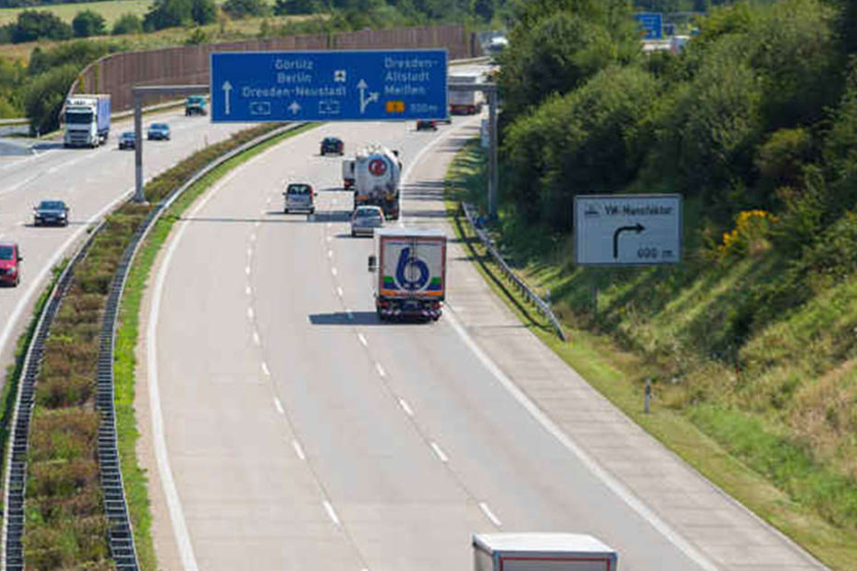 Die Jugendlichen warfen mit Steinen auf die Autobahn 4 (Symbolbild).