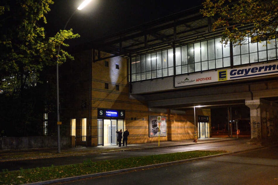 Am S-Bahnhof Schichauweg in Berlin-Lichtenrade wurde am Donnerstagmorgen ein Polizist in Zivil niedergestochen.