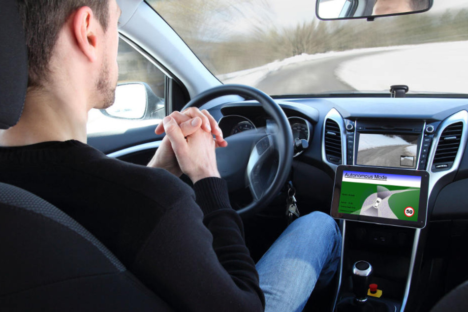 In der Zukunft sollen Autos ohne Eingreifen das Fahrers durchs Sauerland fahren. (Symbolbild)